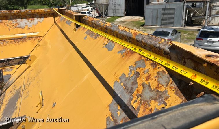 image for item EK8633 2015 RoGator RG900B spreader