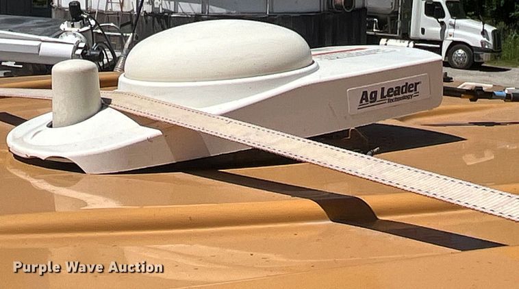 image for item EK8633 2015 RoGator RG900B spreader