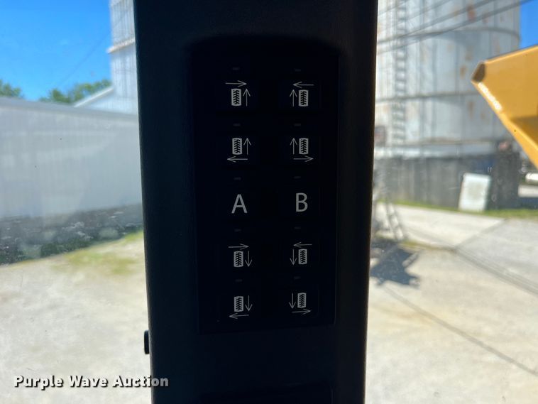 image for item EK8633 2015 RoGator RG900B spreader