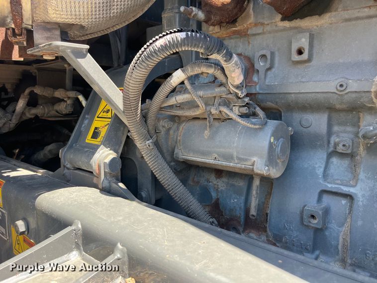 image for item EK8633 2015 RoGator RG900B spreader