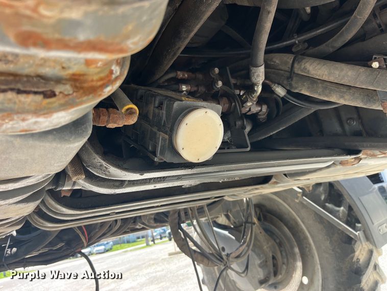 image for item EK8633 2015 RoGator RG900B spreader