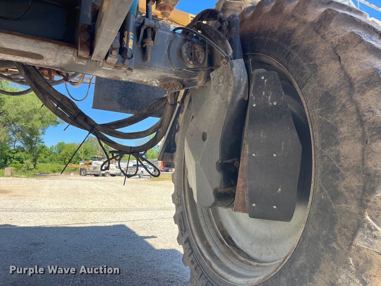 image for item EK8633 2015 RoGator RG900B spreader