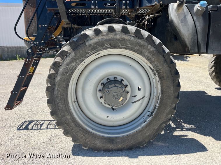 image for item EK8633 2015 RoGator RG900B spreader