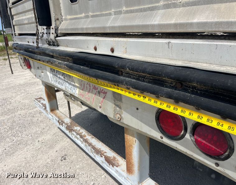 image for item EK8644 1997 Wilson PSAL-303P livestock trailer