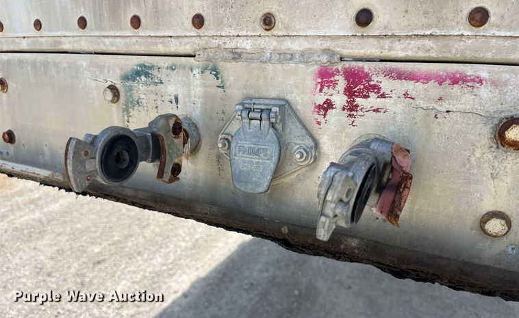 image for item EK8644 1997 Wilson PSAL-303P livestock trailer