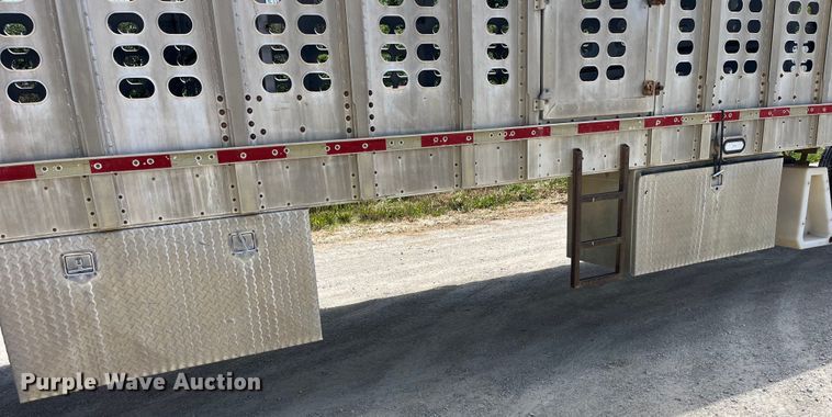 image for item EK8644 1997 Wilson PSAL-303P livestock trailer