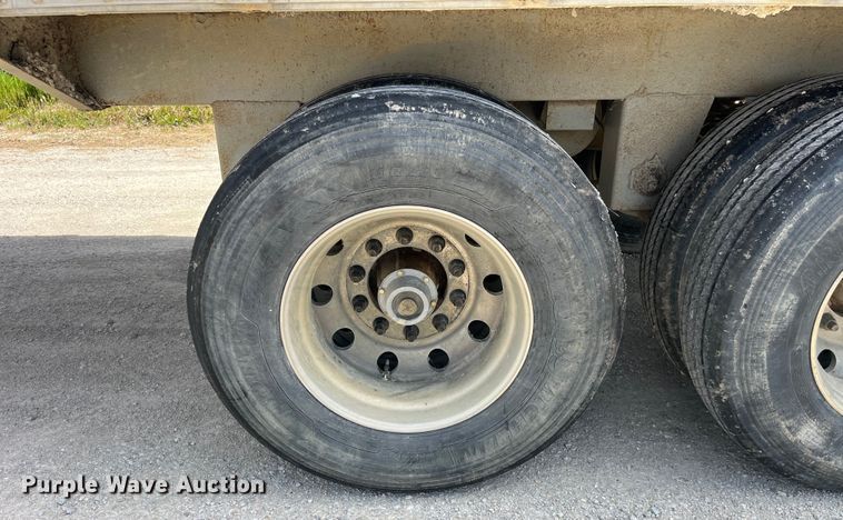 image for item EK8644 1997 Wilson PSAL-303P livestock trailer