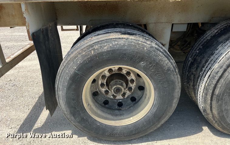 image for item EK8644 1997 Wilson PSAL-303P livestock trailer