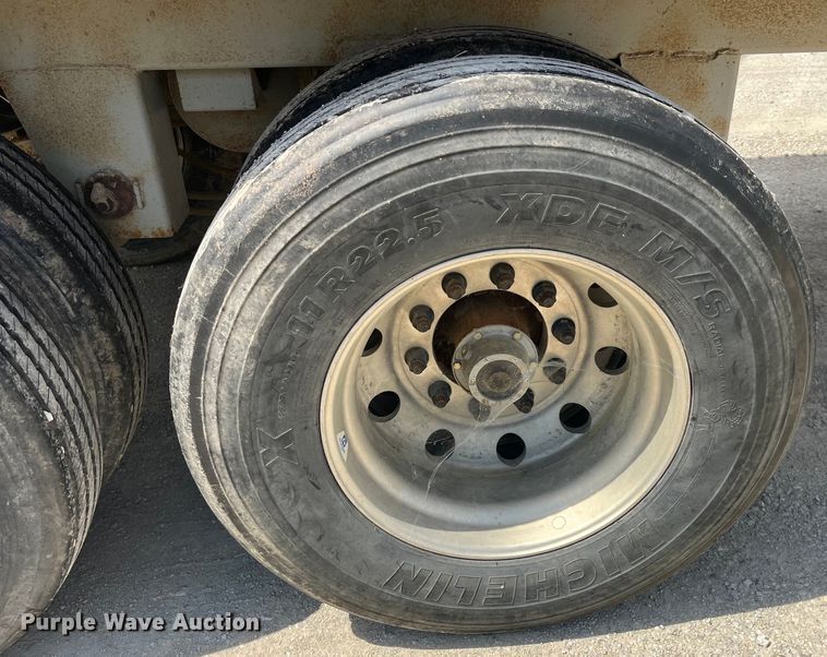 image for item EK8644 1997 Wilson PSAL-303P livestock trailer