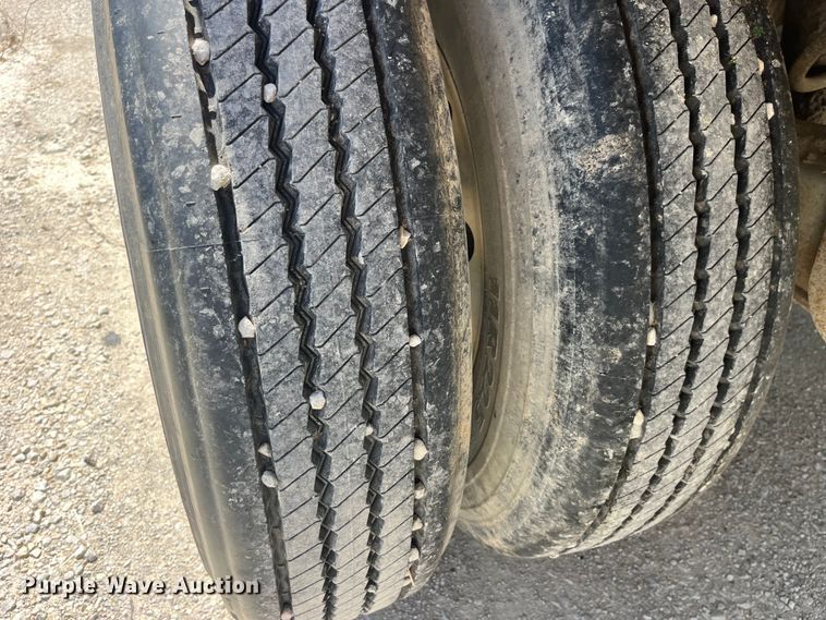 image for item EK8644 1997 Wilson PSAL-303P livestock trailer