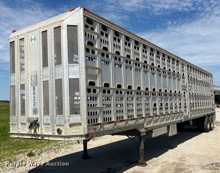 image for item EK8645 2006 Barrett livestock trailer