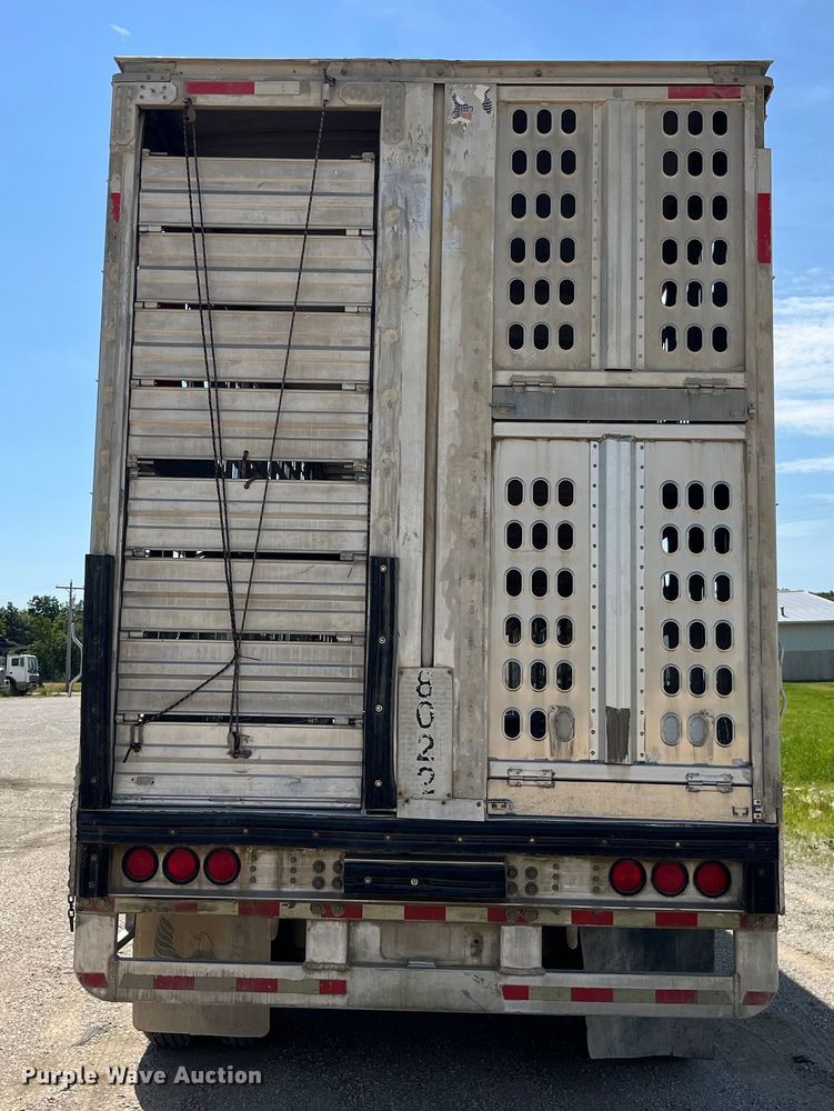 image for item EK8645 2006 Barrett livestock trailer