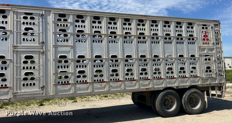 image for item EK8645 2006 Barrett livestock trailer