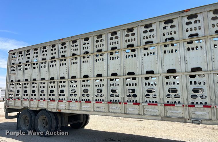 image for item EK8645 2006 Barrett livestock trailer