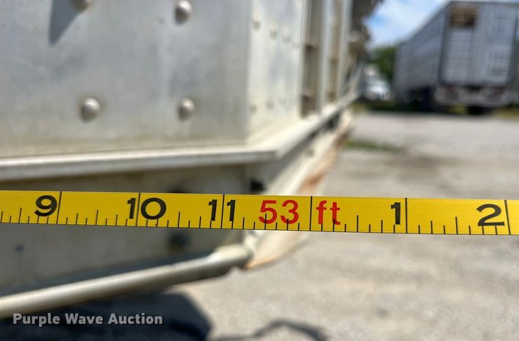 image for item EK8645 2006 Barrett livestock trailer