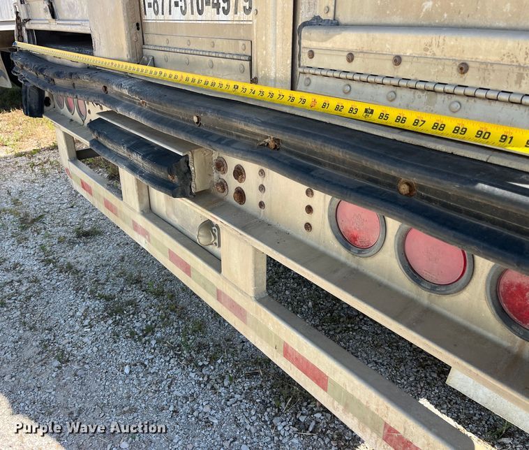 image for item EK8646 2003 Barrett livestock trailer