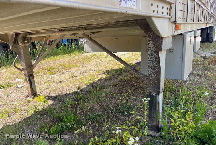 image for item EK8646 2003 Barrett livestock trailer