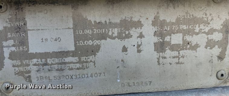 image for item EK8646 2003 Barrett livestock trailer