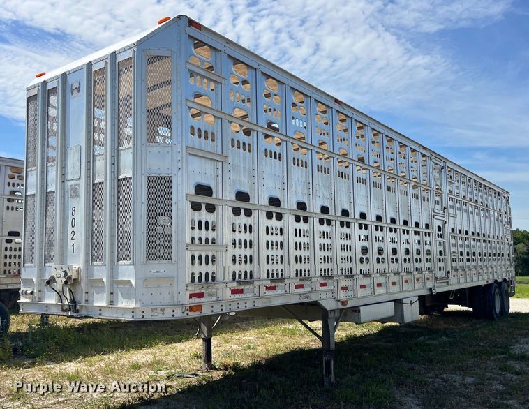 image for item EK8647 2006 Barrett livestock trailer
