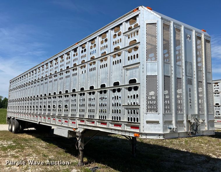 image for item EK8647 2006 Barrett livestock trailer