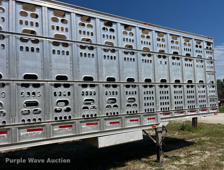 image for item EK8647 2006 Barrett livestock trailer
