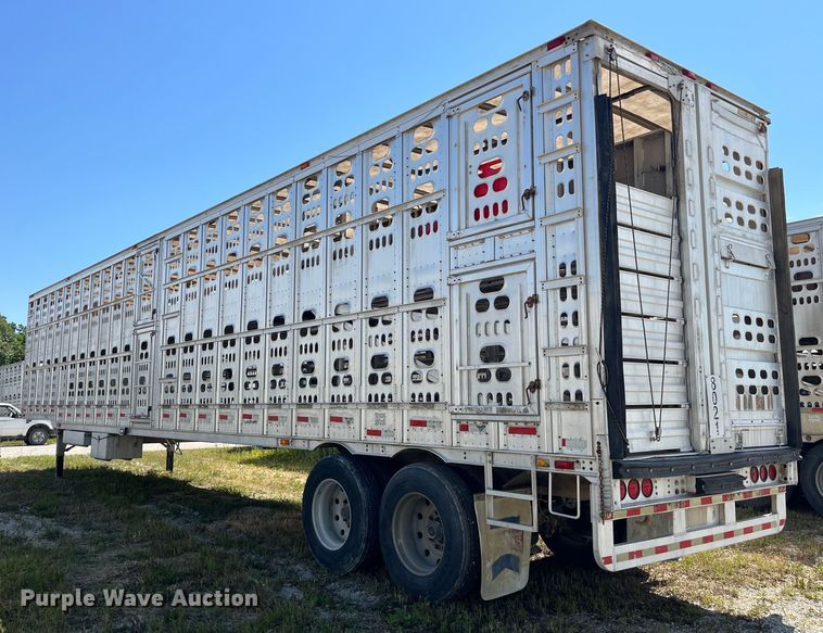 image for item EK8647 2006 Barrett livestock trailer
