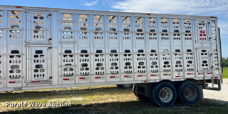 image for item EK8647 2006 Barrett livestock trailer