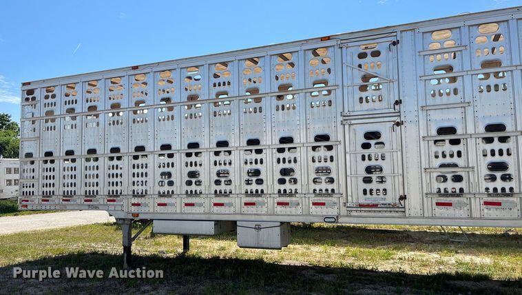image for item EK8647 2006 Barrett livestock trailer