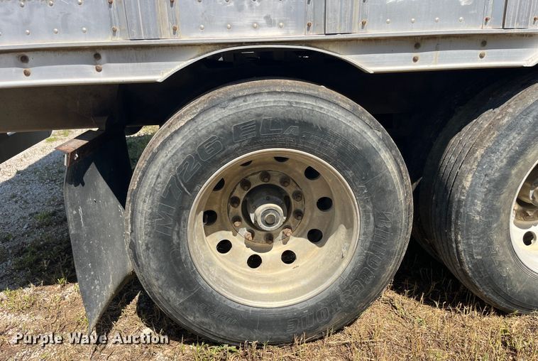 image for item EK8647 2006 Barrett livestock trailer