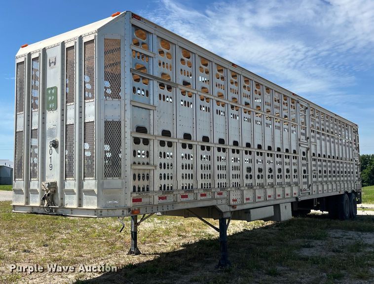 image for item EK8648 2006 Barrett livestock trailer