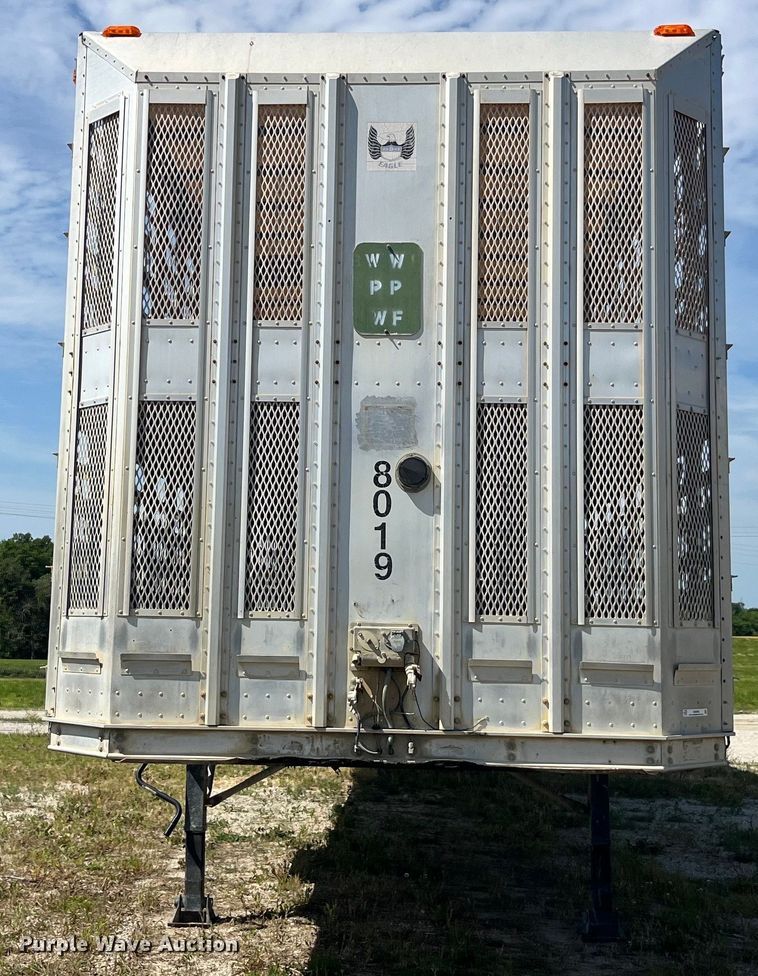 image for item EK8648 2006 Barrett livestock trailer