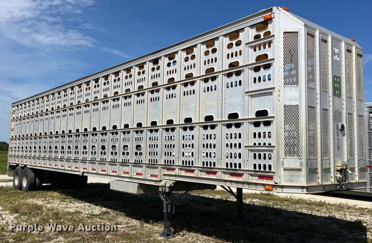 image for item EK8648 2006 Barrett livestock trailer