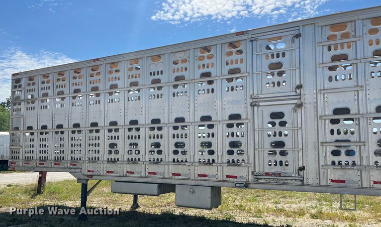 image for item EK8648 2006 Barrett livestock trailer
