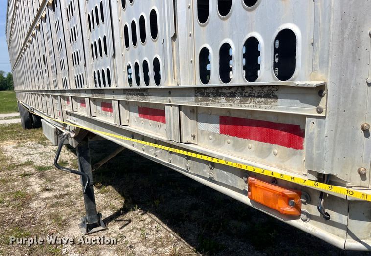 image for item EK8648 2006 Barrett livestock trailer