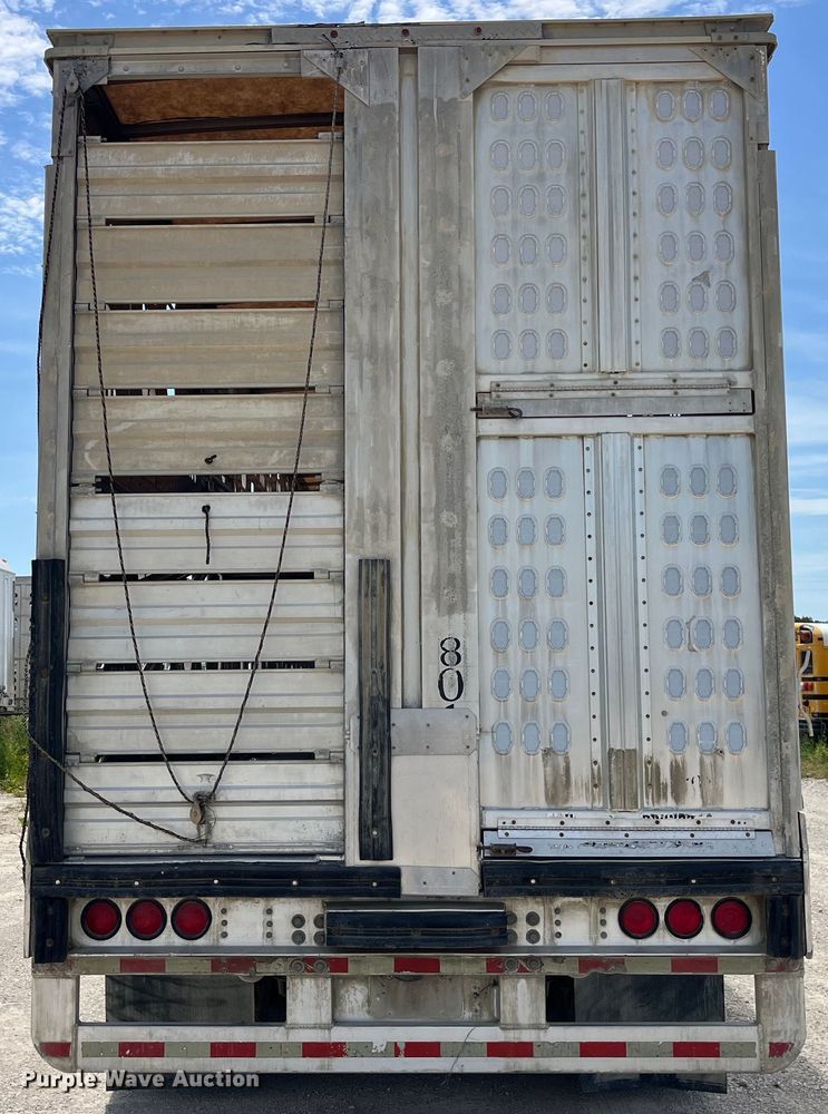 image for item EK8649 2005 Barrett livestock trailer