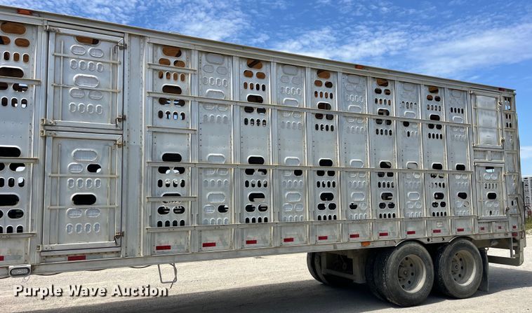 image for item EK8649 2005 Barrett livestock trailer