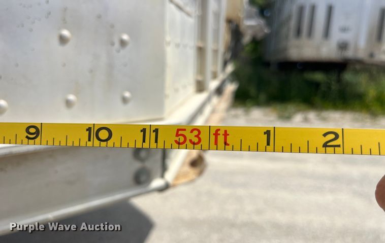 image for item EK8649 2005 Barrett livestock trailer