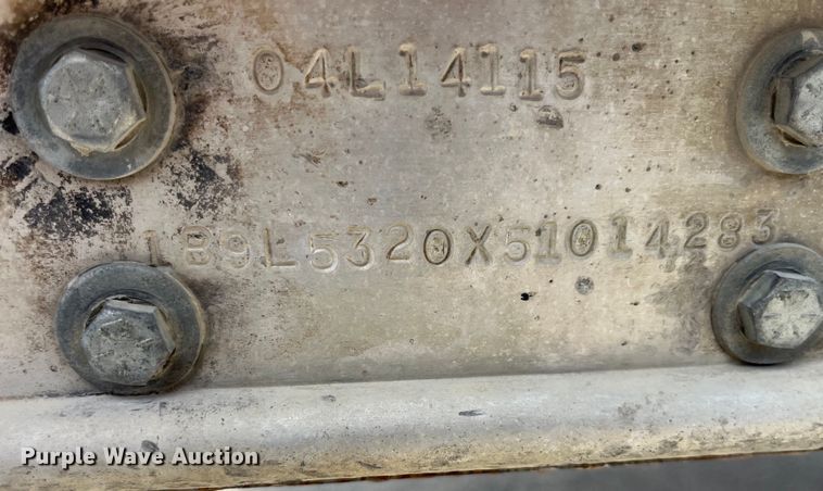 image for item EK8649 2005 Barrett livestock trailer