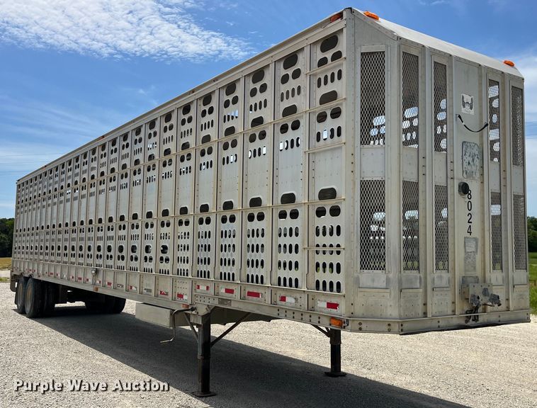image for item EK8654 2006 Barrett livestock trailer