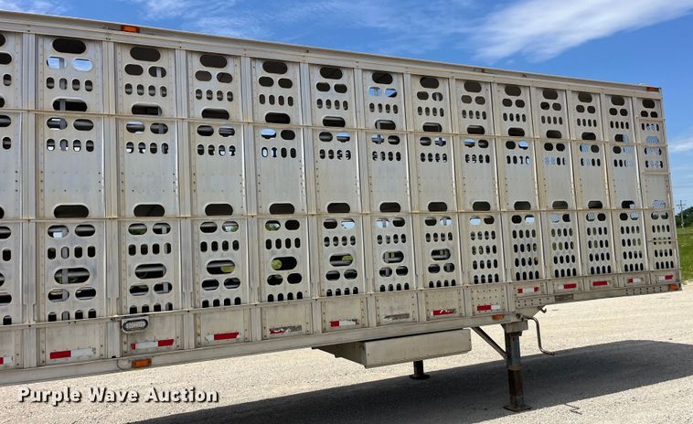 image for item EK8654 2006 Barrett livestock trailer