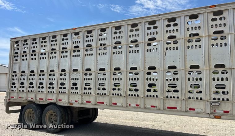image for item EK8654 2006 Barrett livestock trailer