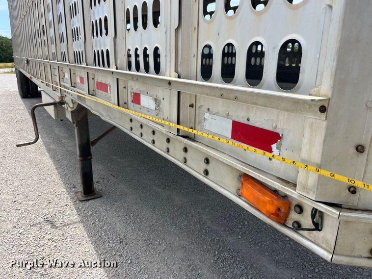 image for item EK8654 2006 Barrett livestock trailer