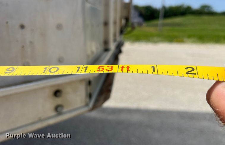 image for item EK8654 2006 Barrett livestock trailer