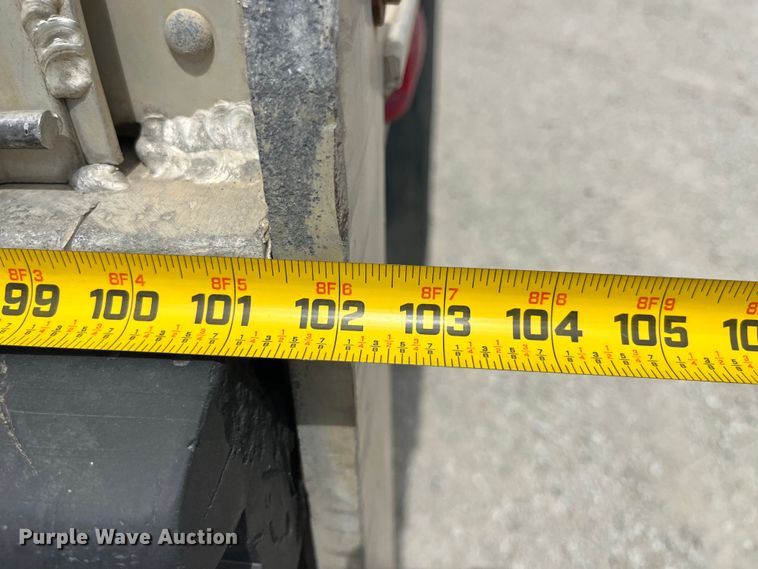 image for item EK8654 2006 Barrett livestock trailer