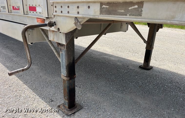 image for item EK8654 2006 Barrett livestock trailer