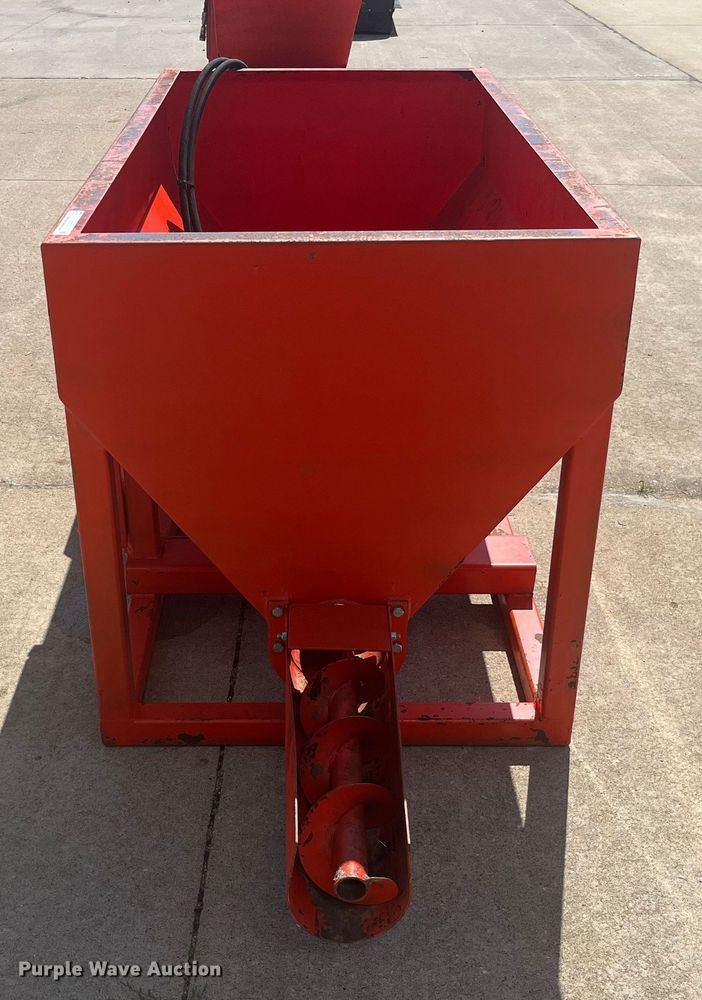 image for item EK8707 Skid steer feeder