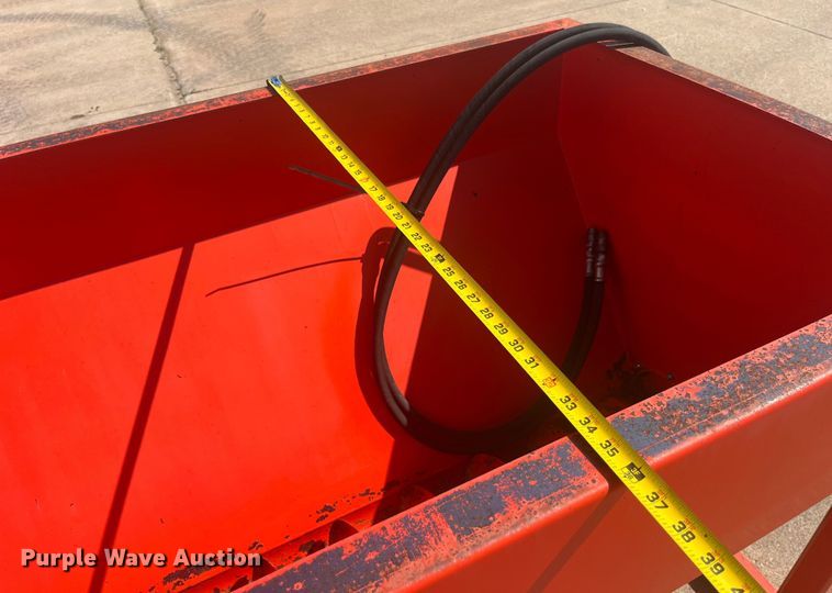 image for item EK8707 Skid steer feeder