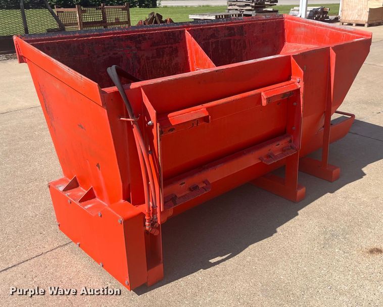 image for item EK8708 Skid steer feeder