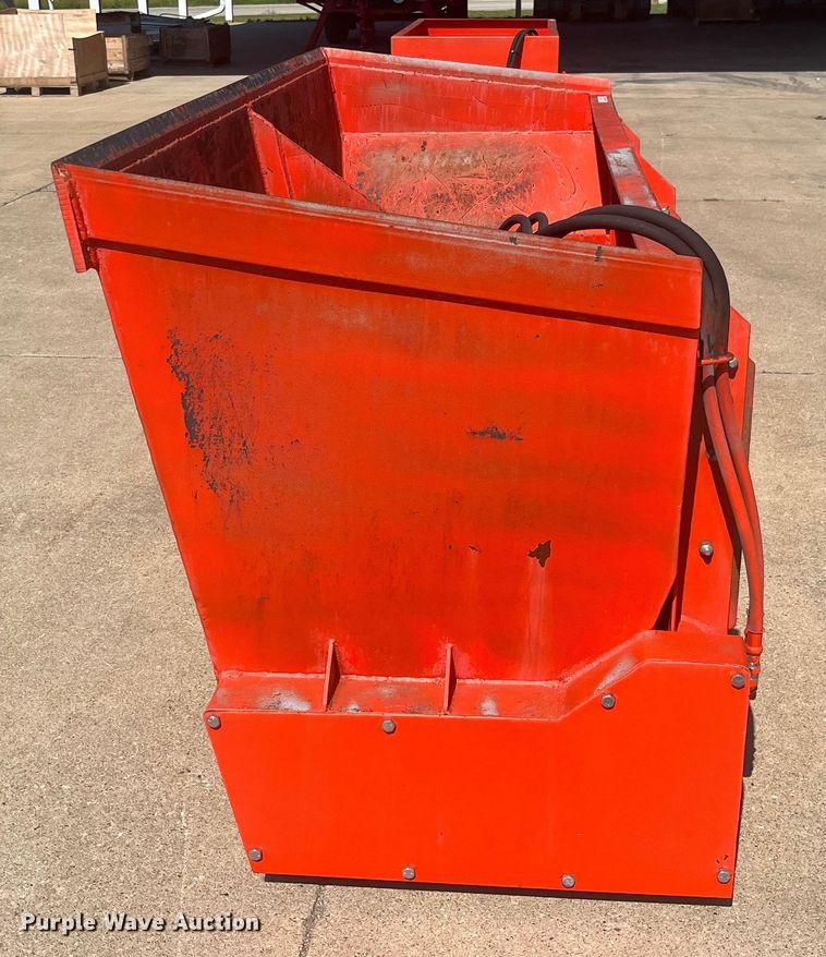 image for item EK8708 Skid steer feeder
