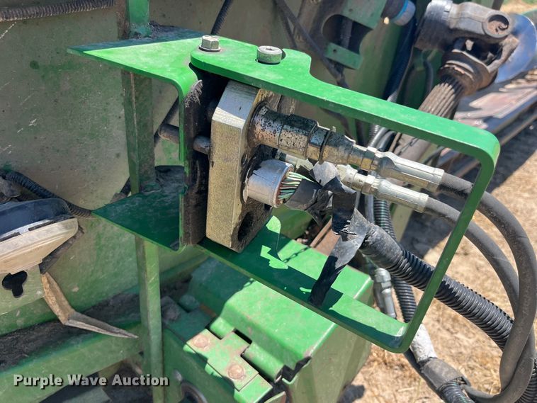 image for item EK8715 John Deere 1293 corn head